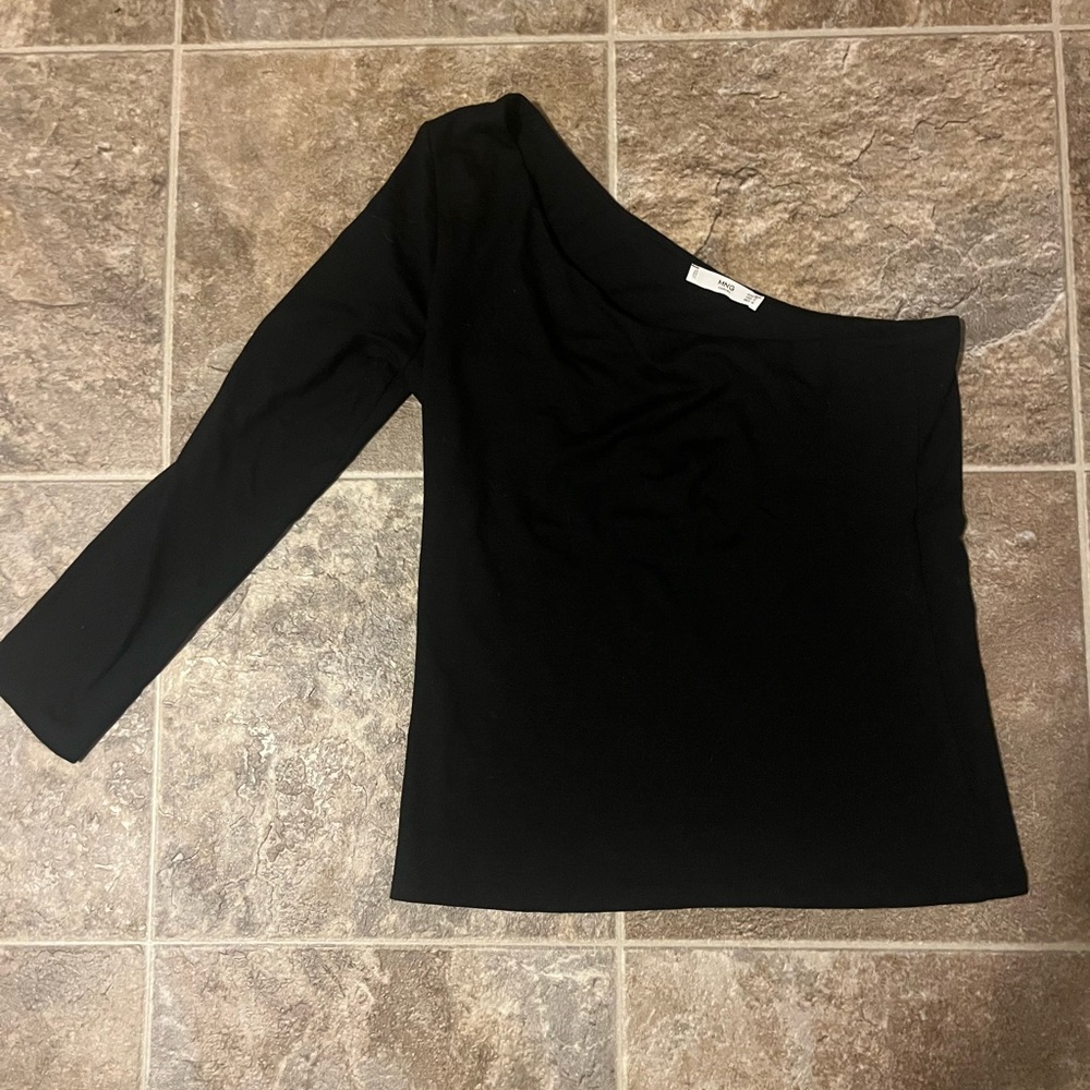 Black off the shoulder Ming Wang